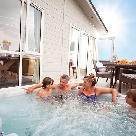 Piran Meadows Resort New Quay
