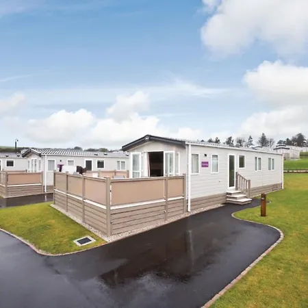 Piran Meadows Resort New Quay