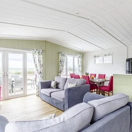 Resort Piran Meadows New Quay